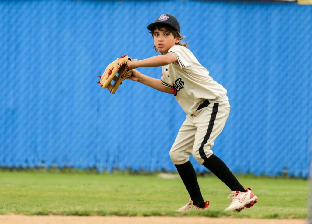 B2B Elite 9U player pitching